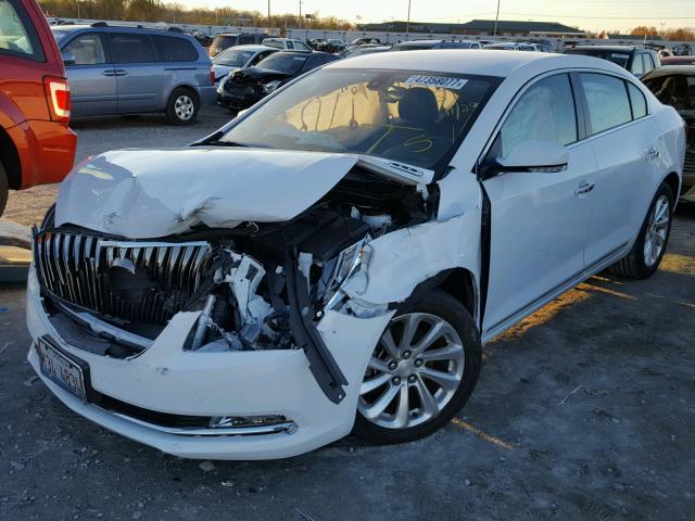 1G4GB5G31FF114693 - 2015 BUICK LACROSSE WHITE photo 2