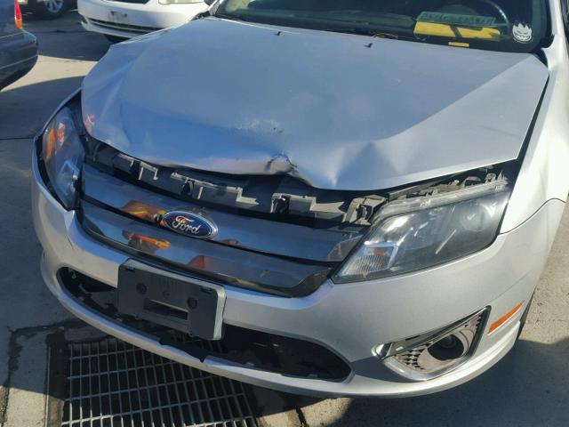 3FAHP0DC4CR260026 - 2012 FORD FUSION SPO SILVER photo 9