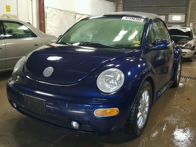3VWCM21Y74M303987 - 2004 VOLKSWAGEN NEW BEETLE 蓝色 照片 2