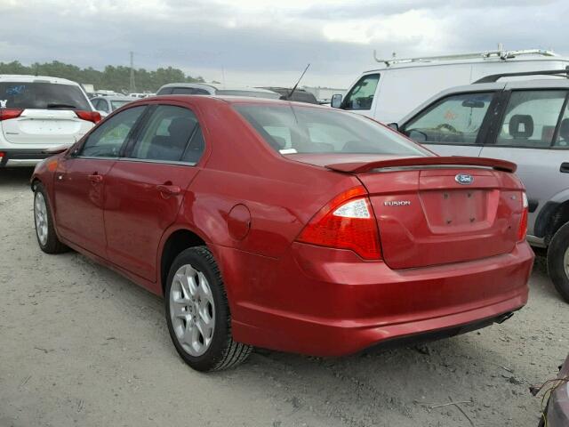 3FAHP0HA1AR393963 - 2010 FORD FUSION SE RED photo 3