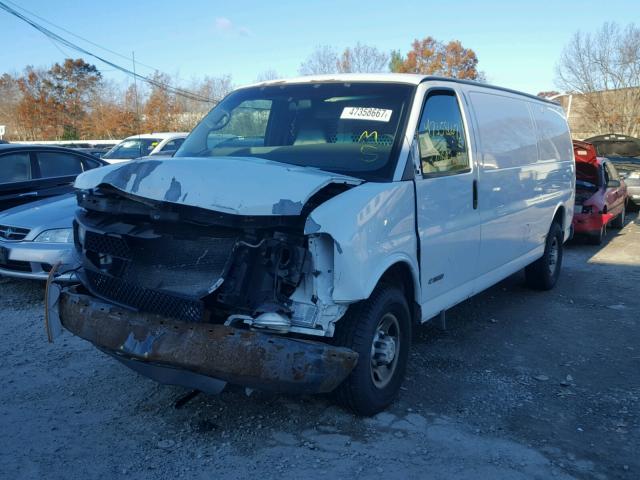 1GCGG29U261228810 - 2006 CHEVROLET EXPRESS G2 WHITE photo 2