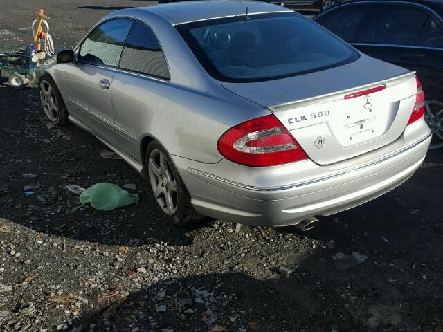 WDBTJ75J85F128882 - 2005 MERCEDES-BENZ CLK 500 GRAY photo 3