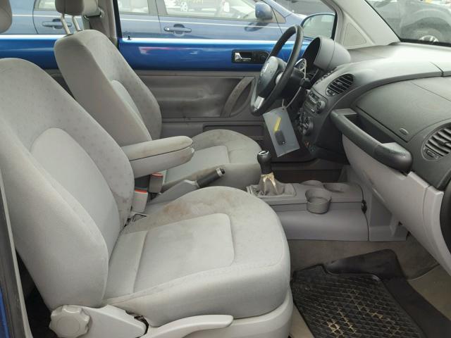 3VWCC21C31M411851 - 2001 VOLKSWAGEN NEW BEETLE BLUE photo 5