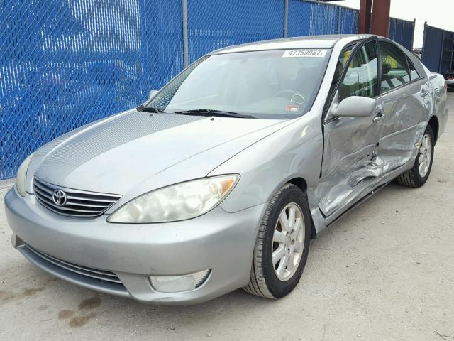 4T1BE32K65U960347 - 2005 TOYOTA CAMRY LE GRAY photo 2