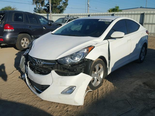 5NPDH4AE9DH406492 - 2013 HYUNDAI ELANTRA GL WHITE photo 2