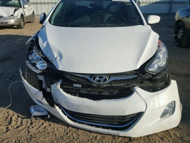 5NPDH4AE9DH406492 - 2013 HYUNDAI ELANTRA GL WHITE photo 9