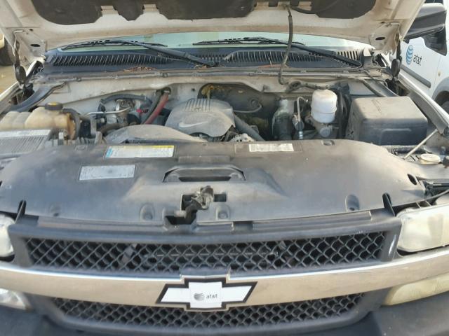 1GBHC24U01Z290471 - 2001 CHEVROLET SILVERADO WHITE photo 7