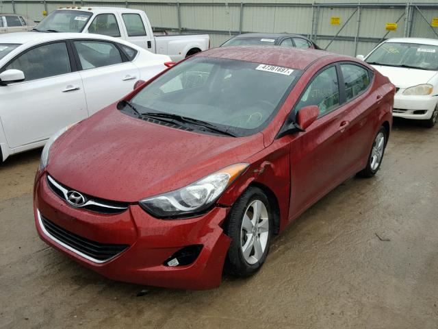 5NPDH4AE1DH388215 - 2013 HYUNDAI ELANTRA GL RED photo 2