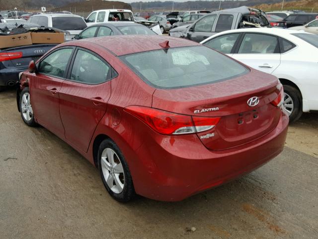 5NPDH4AE1DH388215 - 2013 HYUNDAI ELANTRA GL RED photo 3