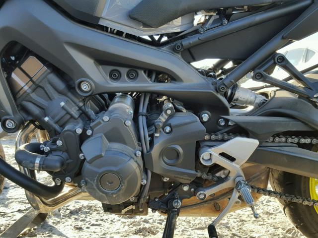 JYARN33E9GA011550 - 2016 YAMAHA FZ09 GRAY photo 7