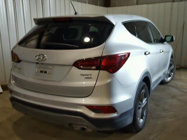 5XYZTDLB7JG568955 - 2018 HYUNDAI SANTA FE S SILVER photo 4