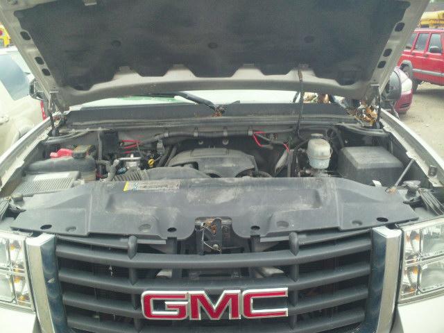 1GTHK23K48F129549 - 2008 GMC SIERRA K25 SILVER photo 7