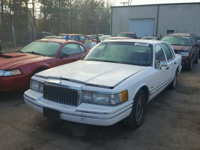 1LNLM82W2RY695027 - 1994 LINCOLN TOWN CAR S WHITE photo 2