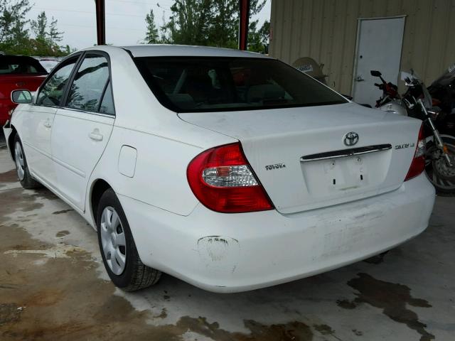 4T1BE32K52U010119 - 2002 TOYOTA CAMRY LE WHITE photo 3