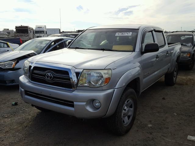 5TEMU52N87Z379478 - 2007 TOYOTA TACOMA DOU SILVER photo 2