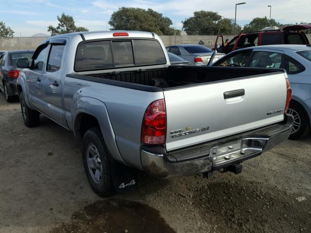 5TEMU52N87Z379478 - 2007 TOYOTA TACOMA DOU SILVER photo 3