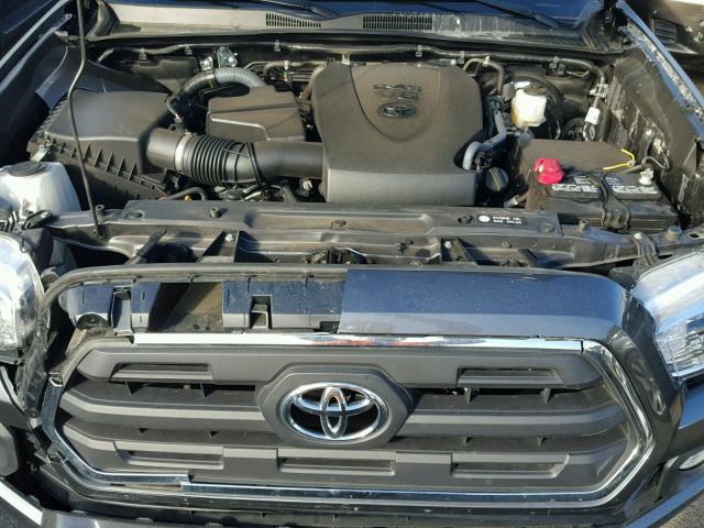 3TMBZ5DN5HM007150 - 2017 TOYOTA TACOMA DOU GRAY photo 7