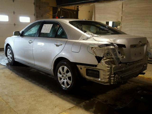 4T1BF3EK2AU006942 - 2010 TOYOTA CAMRY BASE SILVER photo 3