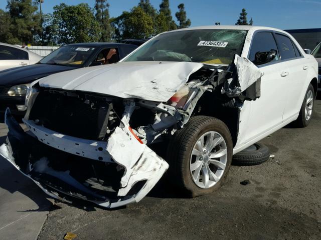 2C3CCAAG3GH211791 - 2016 CHRYSLER 300 LIMITE WHITE photo 2