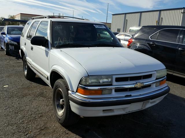 1GNCS13W71K199445 - 2001 CHEVROLET BLAZER WHITE photo 1