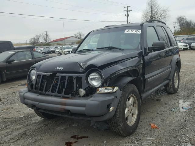 1J4GL48K56W104860 - 2006 JEEP LIBERTY SP BLACK photo 2