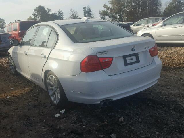 WBAPH7C53BE461025 - 2011 BMW 328 I WHITE photo 3