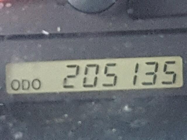 4T1BE32K34U271705 - 2004 TOYOTA CAMRY LE ვერცხლისფერი ფოტო 8