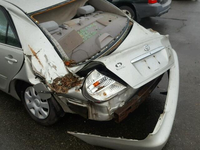 4T1BE32K34U271705 - 2004 TOYOTA CAMRY LE ვერცხლისფერი ფოტო 9