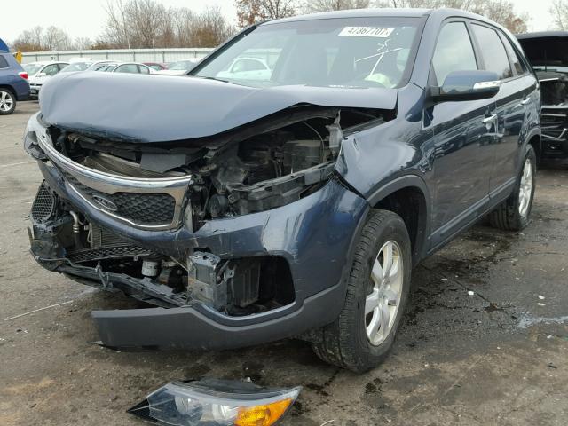 5XYKT3A13CG203407 - 2012 KIA SORENTO BA BLUE photo 2