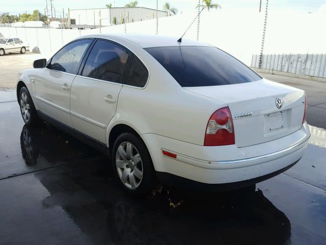 WVWRH63B72P358786 - 2002 VOLKSWAGEN PASSAT GLX 白色 照片 3