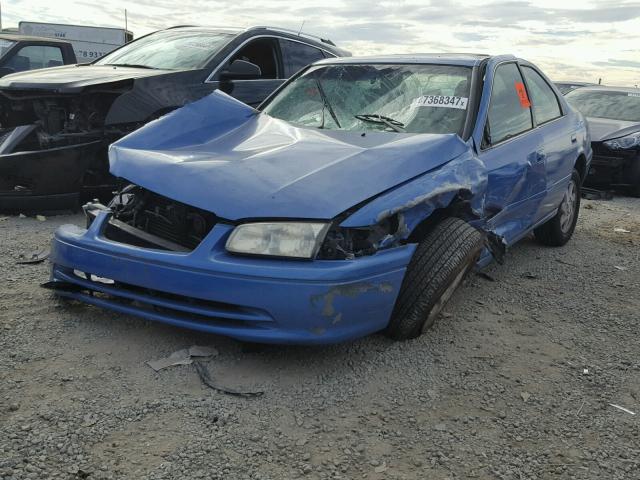 JT2BG28K4Y0424100 - 2000 TOYOTA CAMRY LE BLUE photo 2