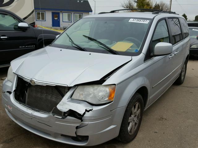 2A4RR5D14AR166374 - 2010 CHRYSLER TOWN & COU SILVER photo 2