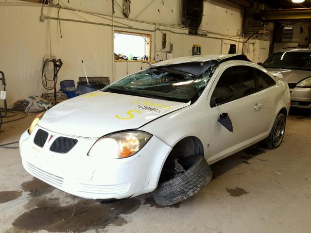 1G2AL18F987332620 - 2008 PONTIAC G5 WHITE photo 2