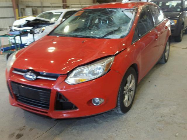 1FAHP3F21CL260506 - 2012 FORD FOCUS SE RED photo 2