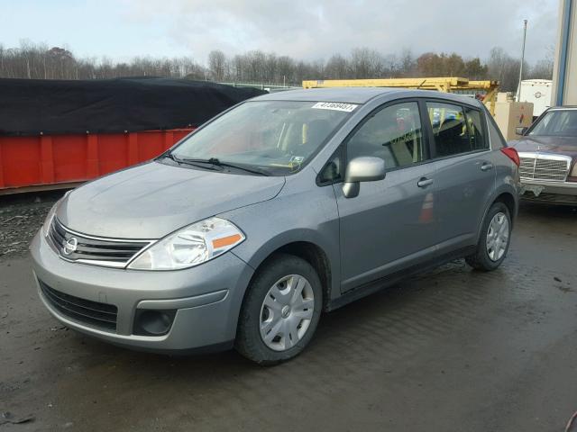 3N1BC1CP7BL475474 - 2011 NISSAN VERSA S GRAY photo 2