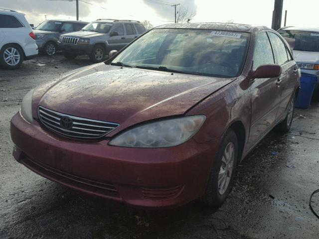 4T1BE32K15U089082 - 2005 TOYOTA CAMRY LE ბურგუნდია ფოტო 2