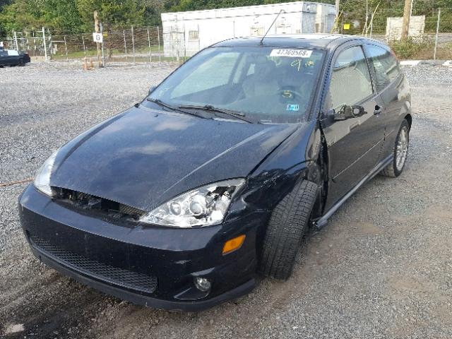 3FAHP39584R115049 - 2004 FORD FOCUS ZX3 BLACK photo 2