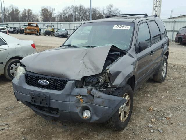 1FMCU031X5DA18426 - 2005 FORD ESCAPE XLT GRAY photo 2