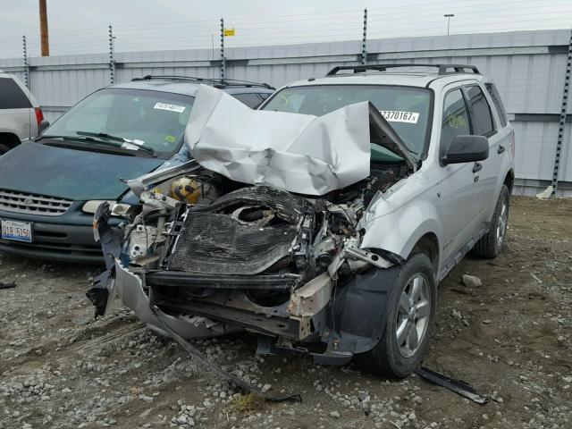 1FMCU03138KA57214 - 2008 FORD ESCAPE XLT SILVER photo 2