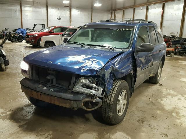 1GNDT13S652187078 - 2005 CHEVROLET TRAILBLAZE BLUE photo 2