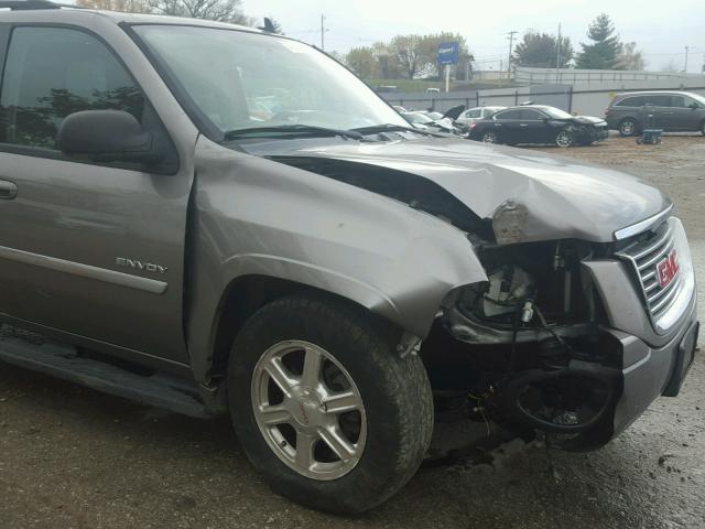 1GKDT13S662279502 - 2006 GMC ENVOY BROWN photo 9