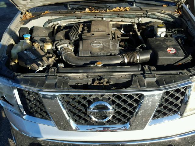 1N6AD06W58C439416 - 2008 NISSAN FRONTIER K SILVER photo 7