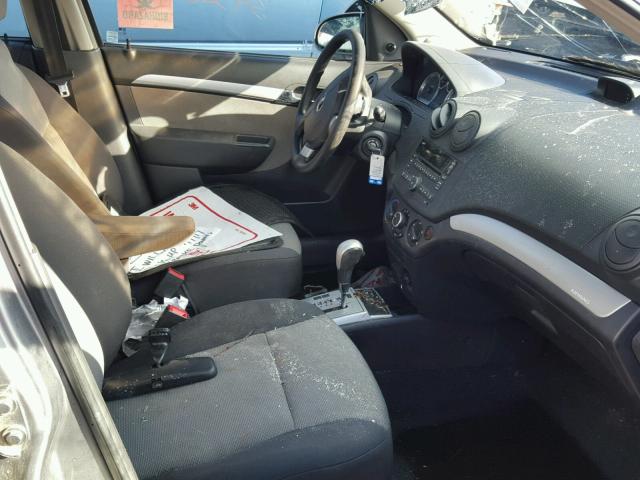 KL1TD6DE9AB133041 - 2010 CHEVROLET AVEO LS SILVER photo 5