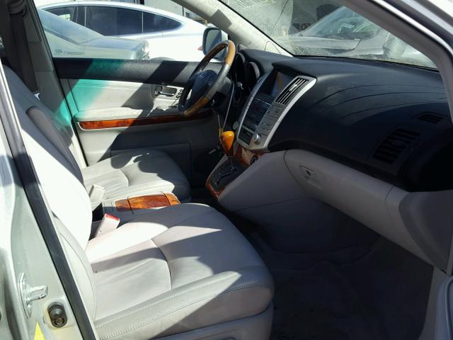 2T2GA31U05C031398 - 2005 LEXUS RX 330 SILVER photo 5