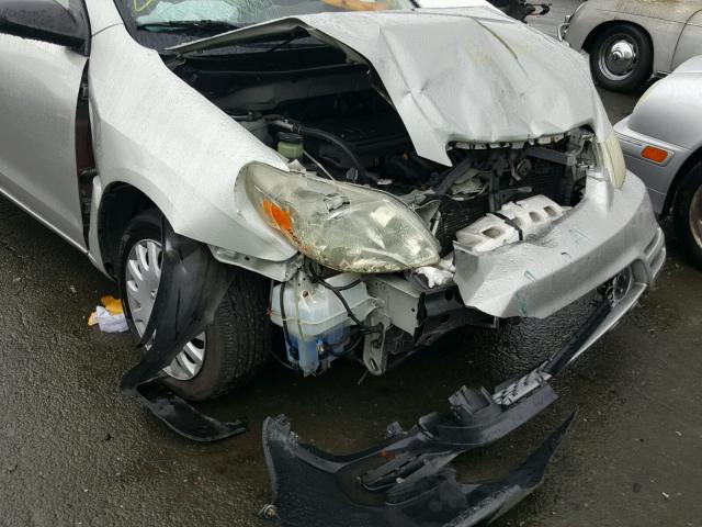 2T1KR32E23C064611 - 2003 TOYOTA MATRIX SILVER photo 9