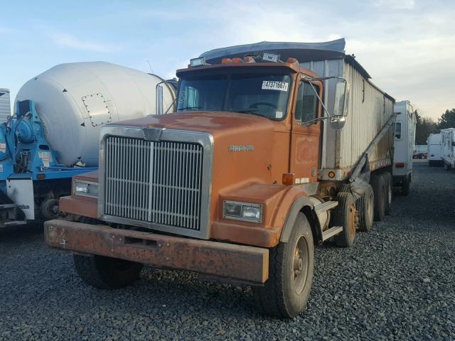 2WLNCCBEXRK932643 - 1994 WESTERN STAR/AUTO CAR CONVENTION BROWN photo 2