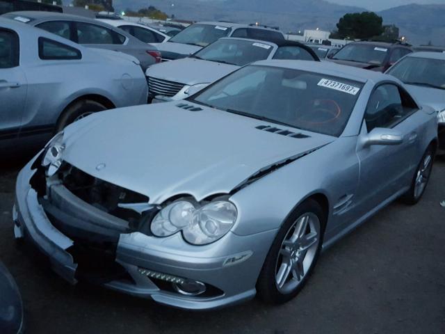 WDBSK71F67F133642 - 2007 MERCEDES-BENZ SL 550 SILVER photo 2