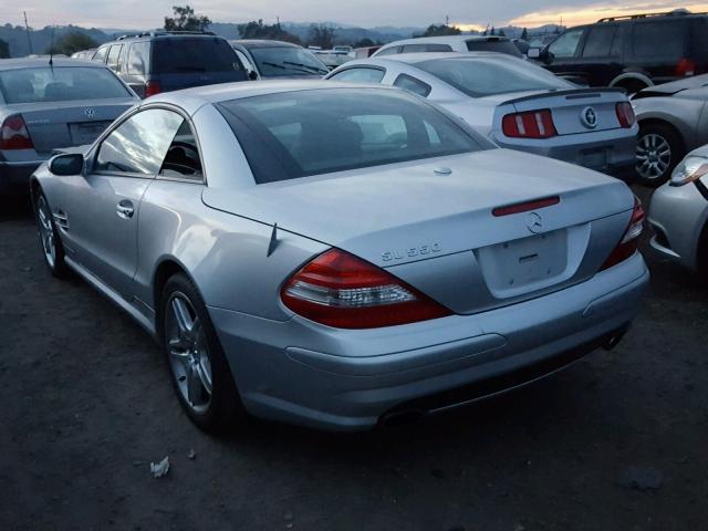 WDBSK71F67F133642 - 2007 MERCEDES-BENZ SL 550 SILVER photo 3