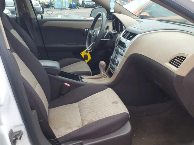 1G1ZG57B294232072 - 2009 CHEVROLET MALIBU LS თეთრი ფოტო 5