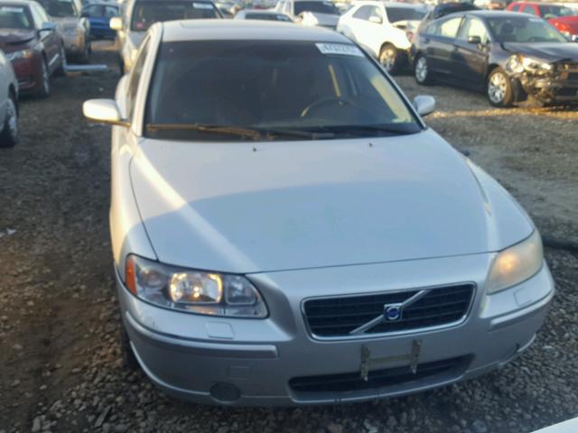 YV1RS547662551983 - 2006 VOLVO S60 T5 SILVER photo 10